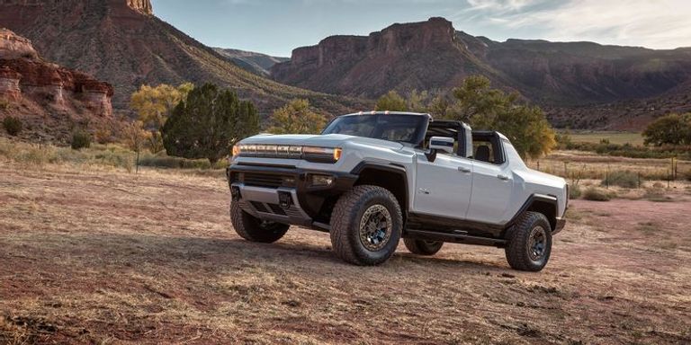 GMC Hummer EV أودي e-tron GT