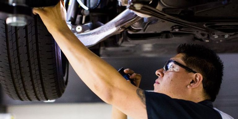 صيانة السيارة الرياضية