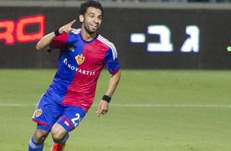 محمد صلاح بقميص بازل محمد صلاح نجم ليفربول