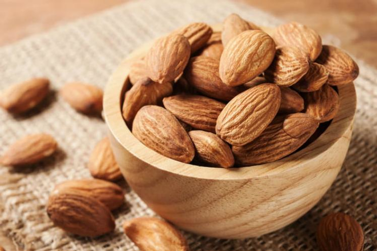 فوائد اللوز 