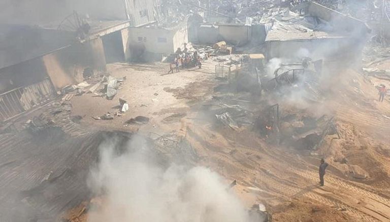 آثار الدمار الذي خلفه القصف الإسرائيلي على مصنع شرق جباليا