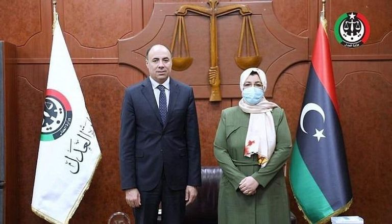 السفير المصري في طرابلس محمد سليم ووزيرة العدل الليبية 