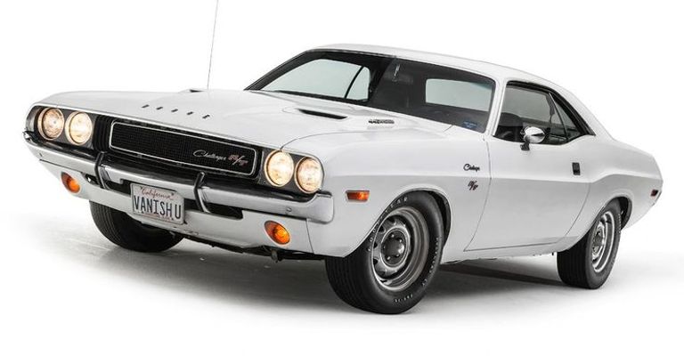 Dodge Challenger R/T  أستون مارتن Aston Martin DB5