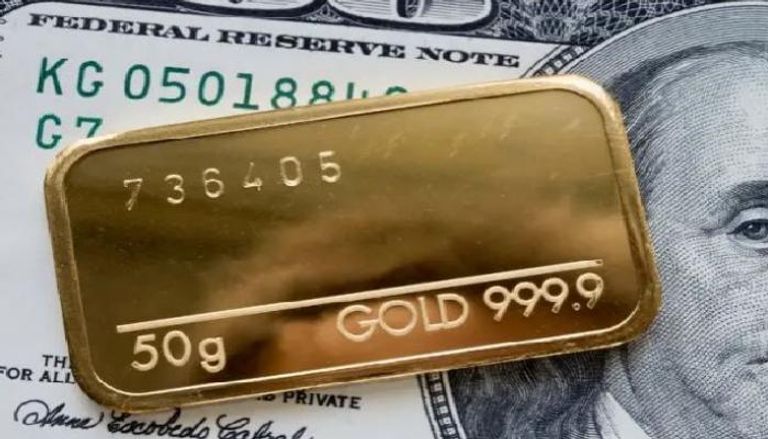 الذهب يتألق أمام الدولار والنفط 