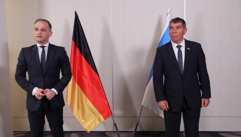 وزير الخارجية الألماني (من الشمال) ونظيره الإسرائيلي