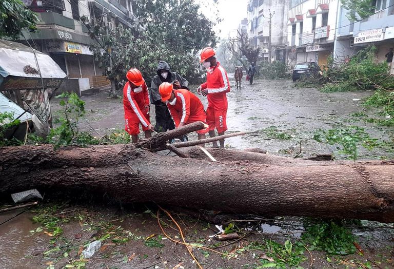 إعصار تاوكتاي هو أكبر إعصار يضرب غرب البلاد منذ عقود إعصار تاوكتاي هو أكبر إعصار يضرب غرب البلاد منذ عقود