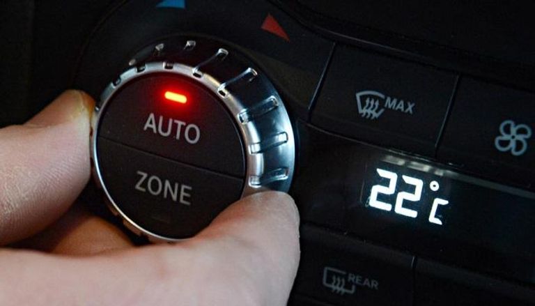 درجة الحرارة المثالية لمكيف هواء السيارة تتراوح بين 21 و23 درجة مئوية.