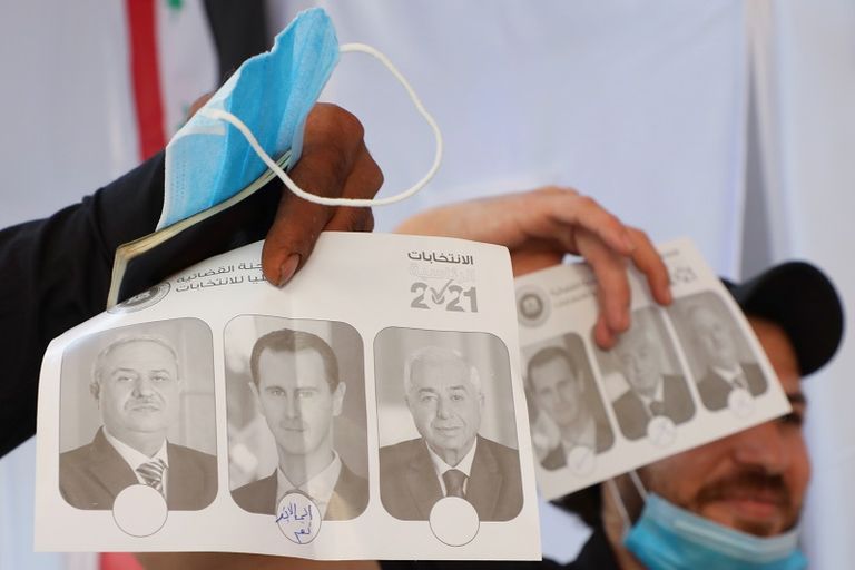 الأسد يسعى لولاية رابعة في منافسة مرشحين اثنين- رويترز