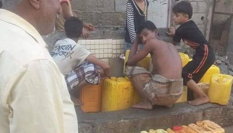 موجة حر شديدة في اليمن بالتوازي مع انقطاع المياه والكهرباء