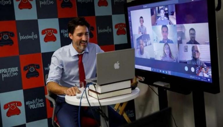 جاستن ترودو رئيس وزراء كندا أثناء فيديو كنفر