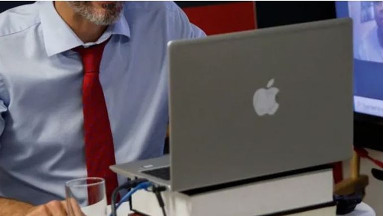 جاستن ترودو رئيس وزراء كندا أثناء فيديو كنفر