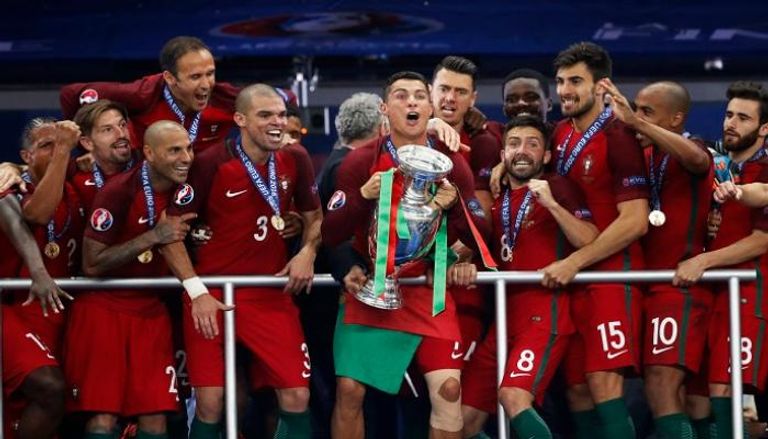 تتويج البرتغال بلقب يورو 2016