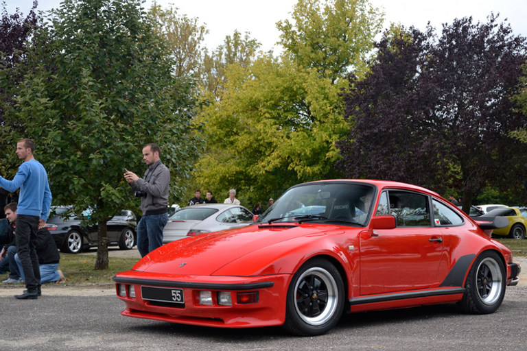 بورش Porsche 911 ‘Slantnose’ فيراري Ferrari F40