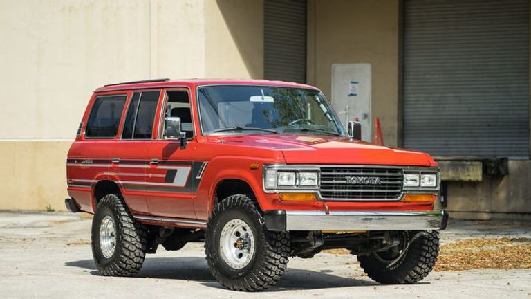 نسخة عام 1988 نسخة عام 1980 من طراز لاند كروزر