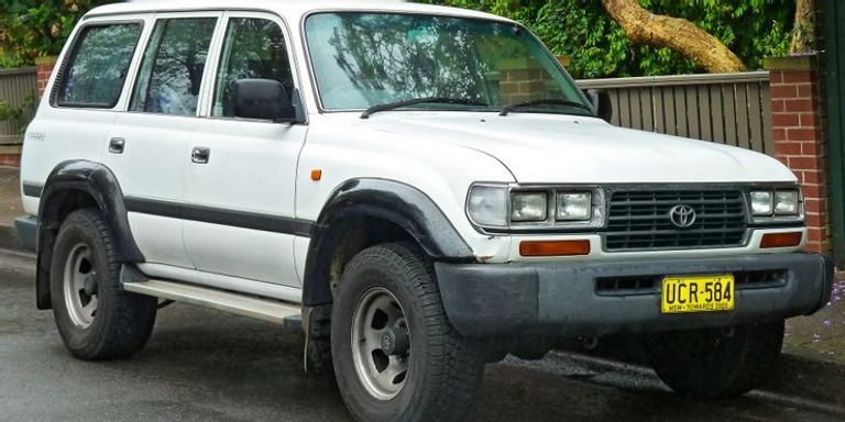 نسخة عام 1996 نسخة عام 1980 من طراز لاند كروزر