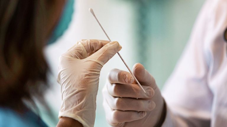 اختبار فيروس كورونا - أرشيفية