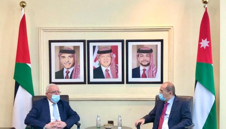 وزير الخارجية الأردني يلتقي نظيره الفلسطيني بعمان