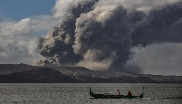 ثوران بركان في الفلبين 