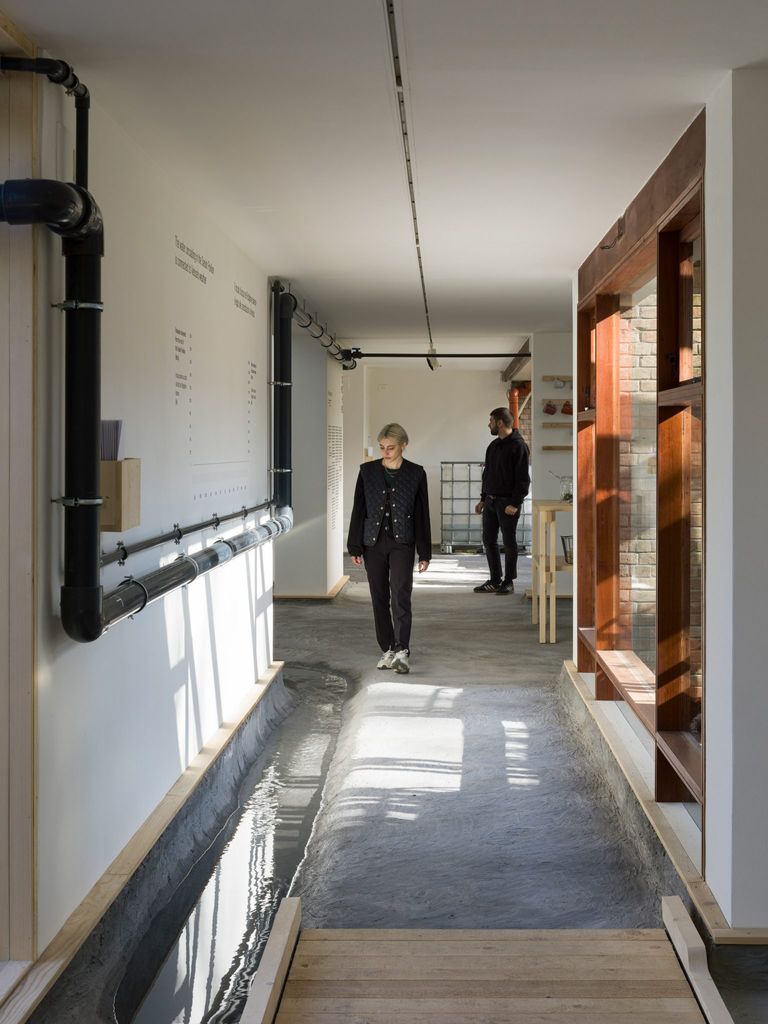 فعاليات معرض بينالي البندقية في دورته الـ17