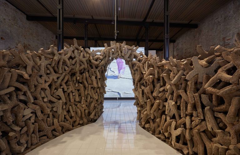 فعاليات معرض بينالي البندقية في دورته الـ17