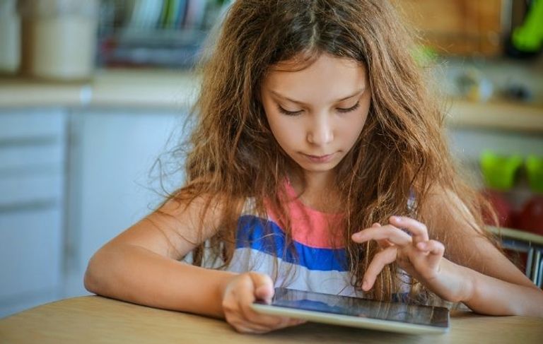 قِصَر النَّظر يهدد عيون الأطفال