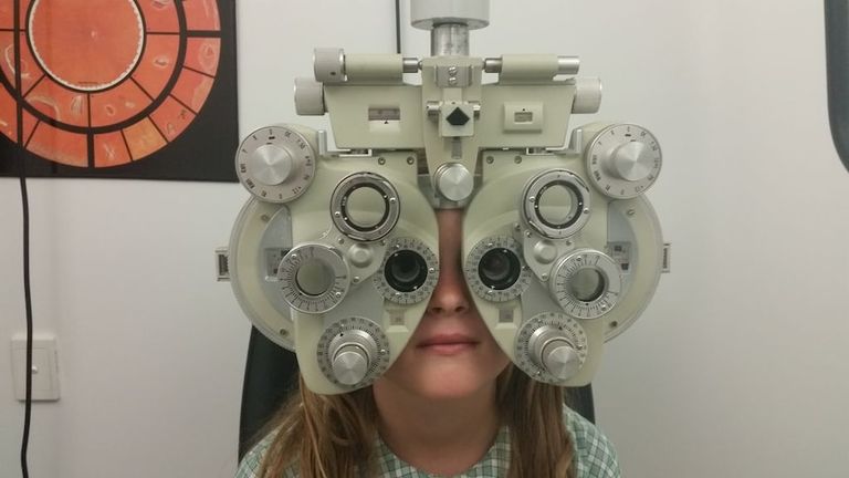 قِصَر النَّظر يهدد عيون الأطفال