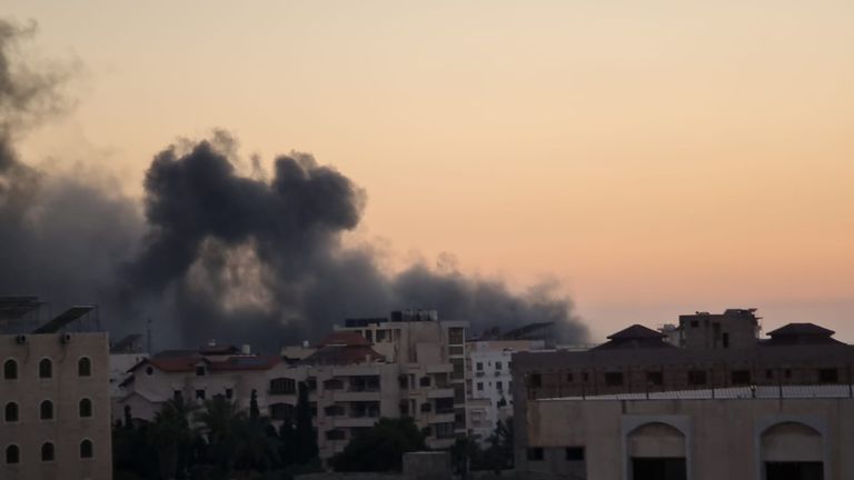 أضرار بفصل دراسي نتيجة القصف على غزة