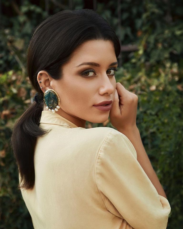 الفنانة اللبنانية سينتيا خليفة