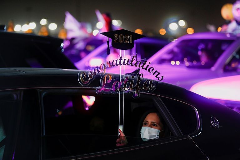 الآباء عبروا عن سعادتهم وامتنانهم بإطلاق أبواق سياراتهم