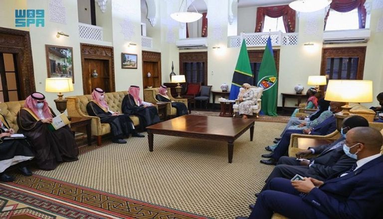 رئيسة تنزانيا تستقبل الأمير فيصل بن فرحان بن عبد الله