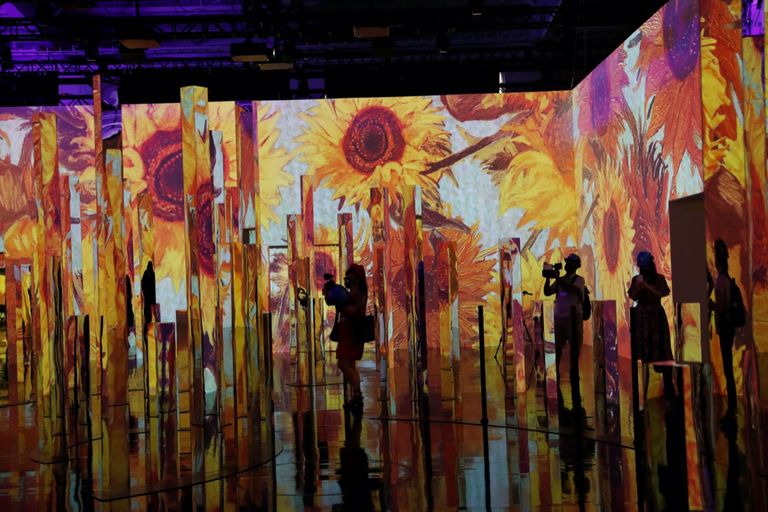 معرض "الغوص في عالم فان جوخ"