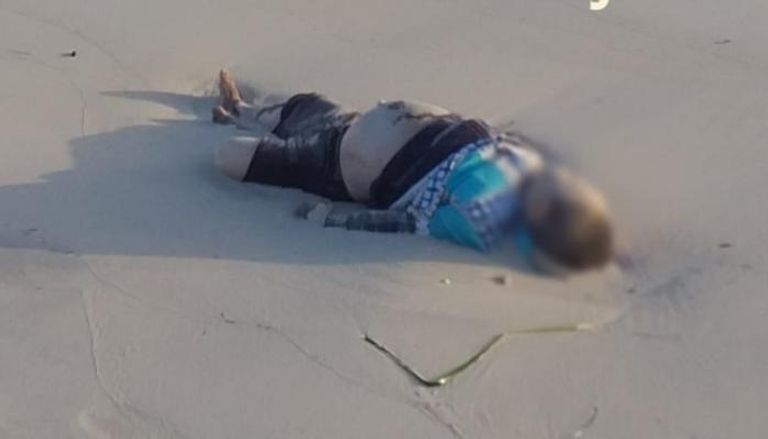 جثة طفل على شاطئ في ليبيا