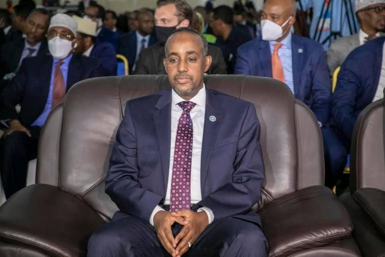 رئيس الوزراء الصومالي خلال الاجتماع التشاوري ختام الاجتماع التشاوري لقادة الصومال