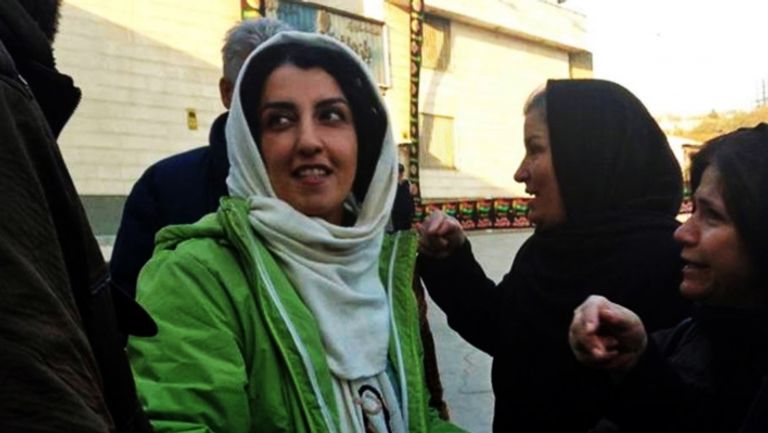 الناشطة الإيرانية نرجس محمدي الناشطة الإيرانية نرجس محمدي