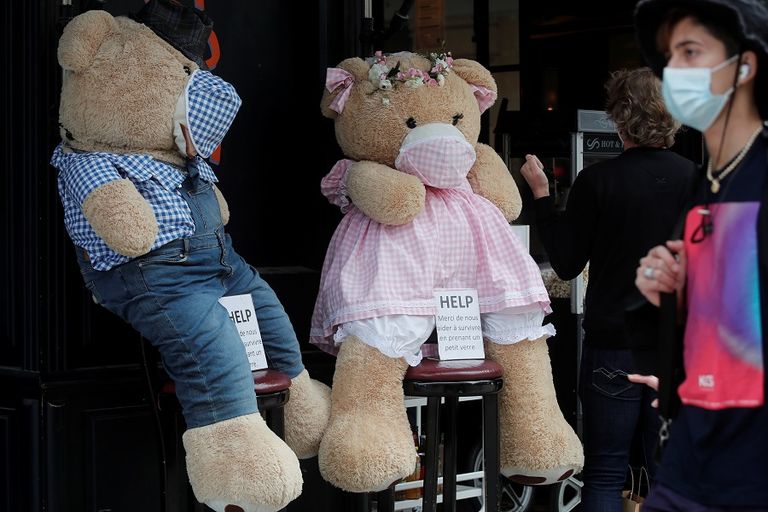 الأمل يحدو العالم في التخلص من جائحة كورونا واستعادة الحياة الطبيعية