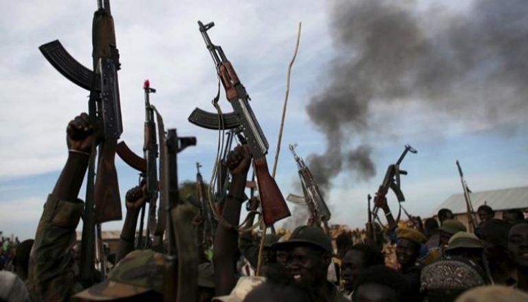 عناصر تحمل أسلحة في جنوب السودان - أرشيفية