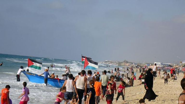 شاطئ بحر غزة