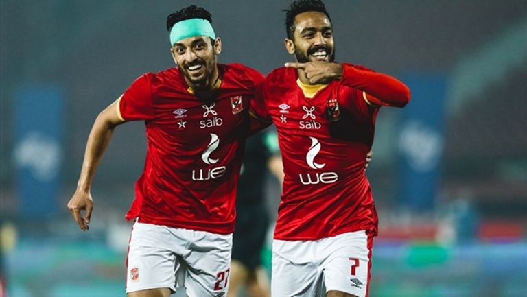 محمود كهربا وطاهر محمد طاهر الأهلي المصري بطل كأس السوبر الأفريقي