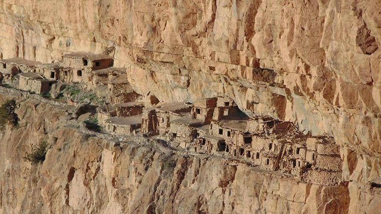 مخازن أوجكال.. على ارتفاع ألفي متر عن سطح الأرض