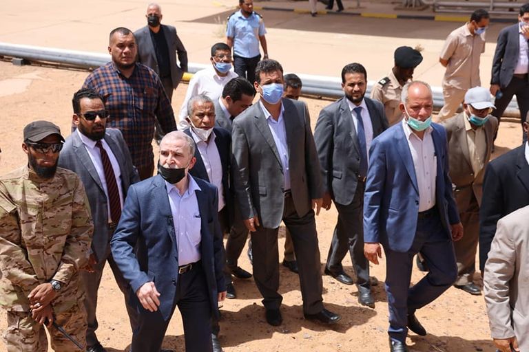 جانب من زيارة صنع الله وبوجناح للجنوب الليبي