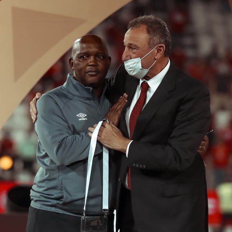 محمود الخطيب وبيتسو موسيماني محمود الخطيب رئيس الأهلي المصري