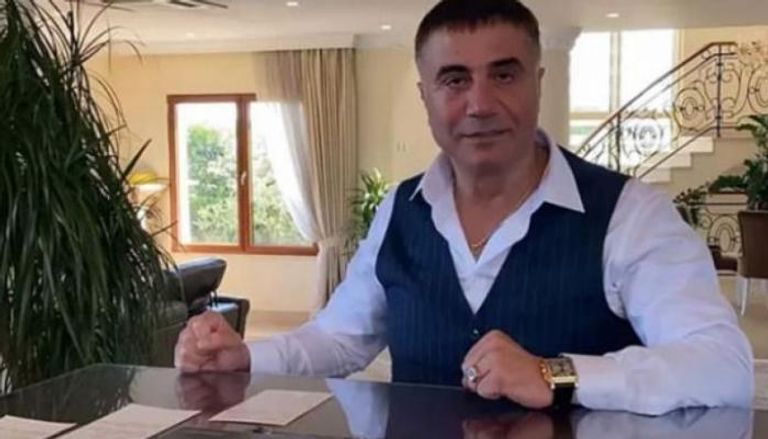 زعيم المافيا التركية سادات بَّكَرْ في الفيديو الثامن