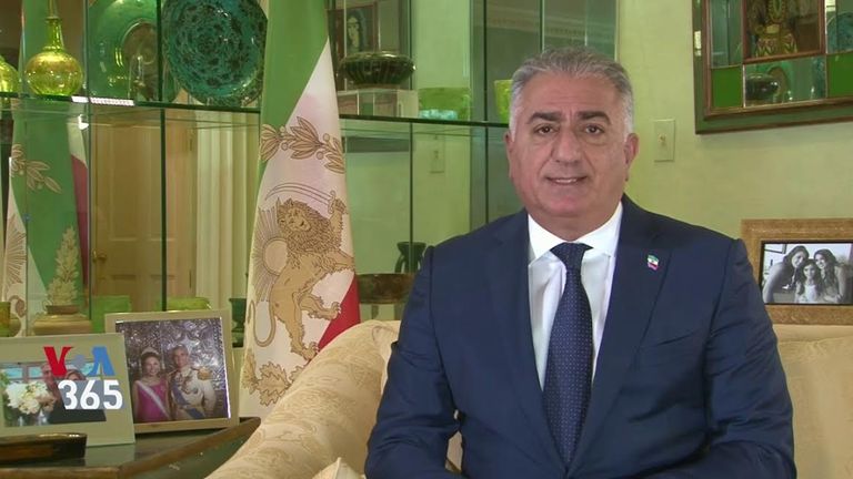 الأمير رضا بهلوي نجل شاه إيران الراحل