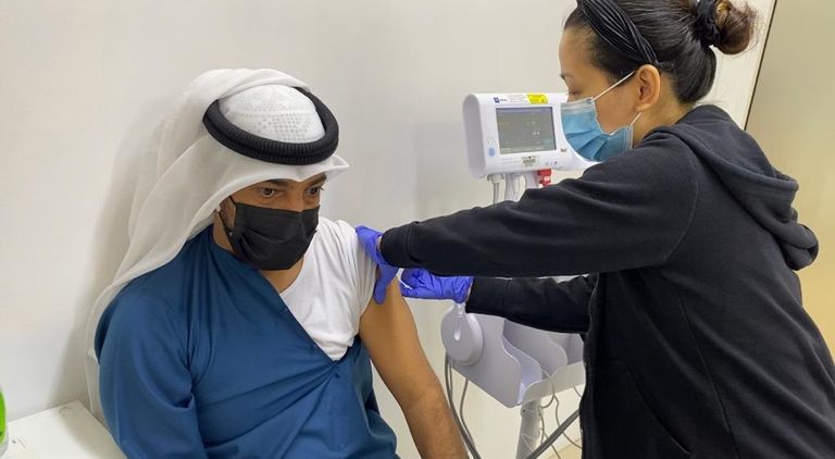 تطعيمات كورونا في الإمارات