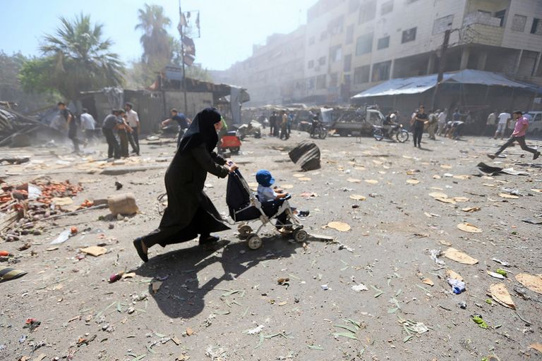 مشهد محزن لآثار الدمار في سوريا - أرشيفية