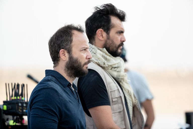مشهد من مسلسل "المنصة"