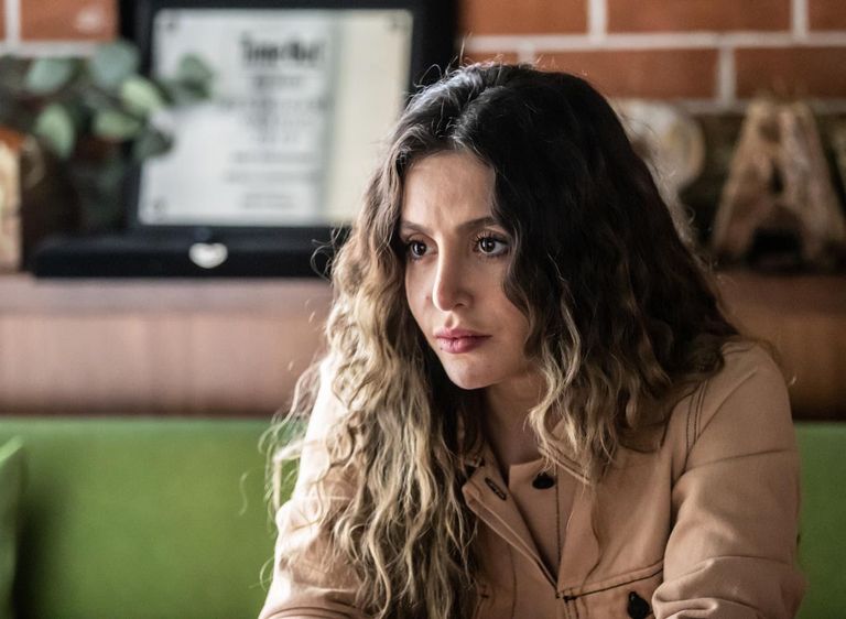 مشهد من مسلسل "المنصة"
