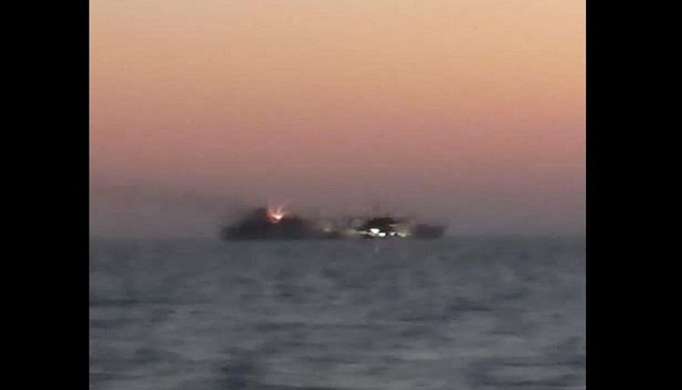 صورة متداولة للحريق الذي اندلع على متن سفينة إيرانية صورة متداولة للحريق الذي اندلع على متن سفينة إيرانية