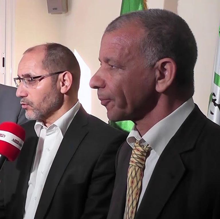 جمال بلماضي مدرب منتخب الجزائر خلال المؤتمر الصحفي مدرب منتخب الجزائر لكرة القدم يحرج الإخوان لمتاجرتهم باسمه