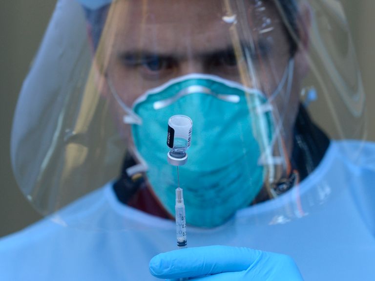 تطعيمات فيروس كورونا